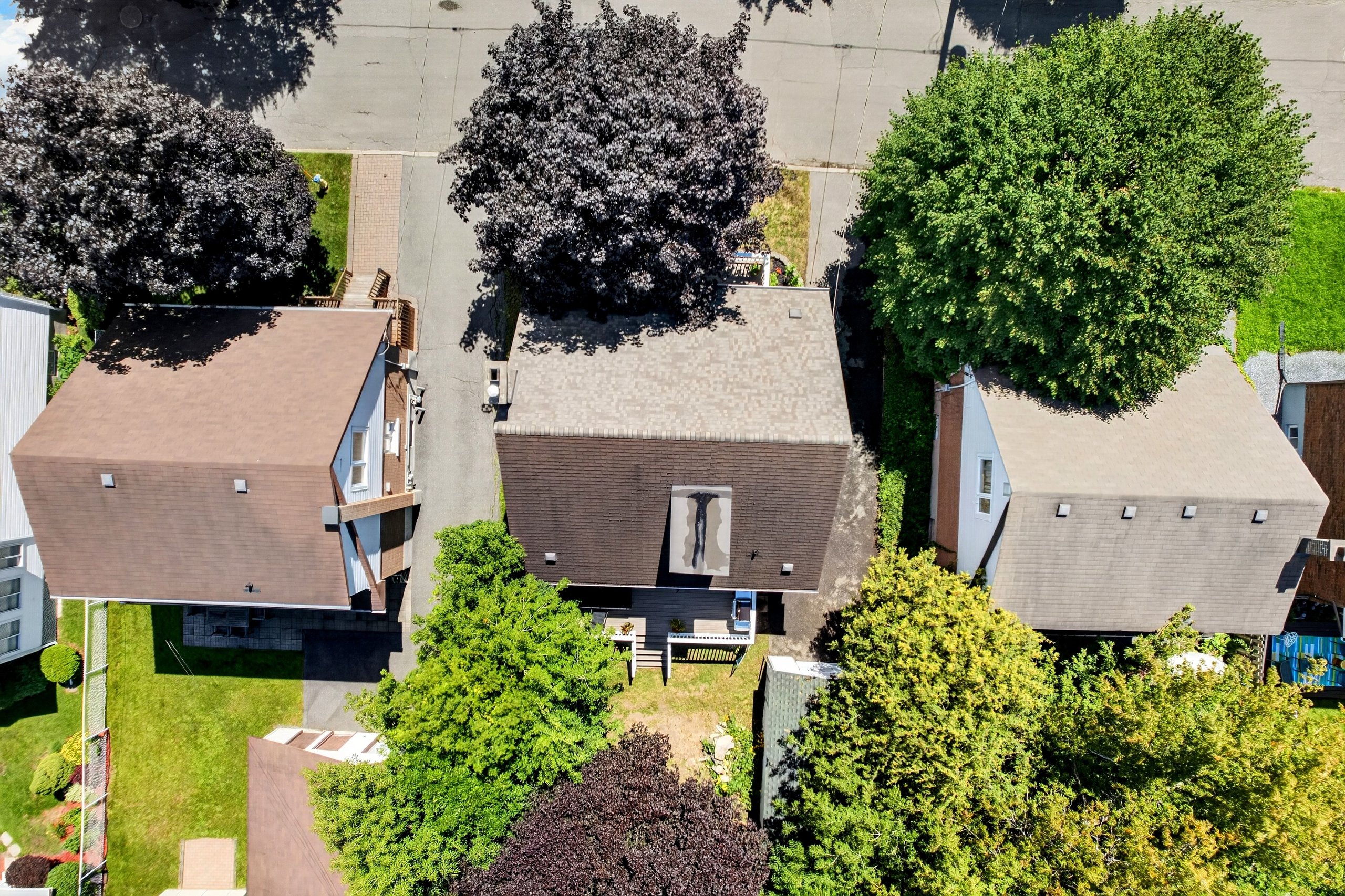Aerial view directly over 337 Joffre-Belanger Way and its lot